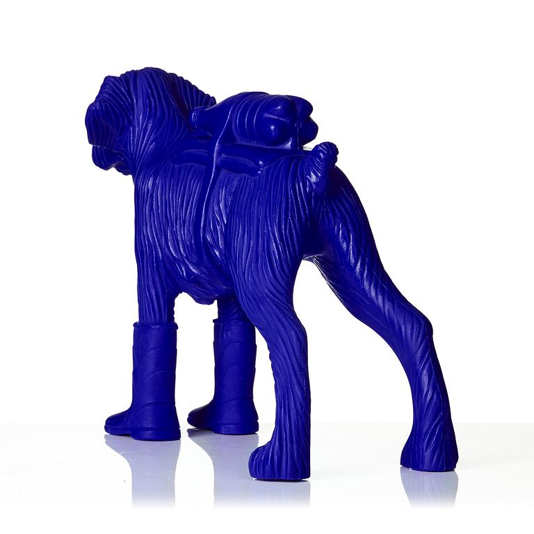 William Sweetlove, "Cloned Schnauzer with water bottle". (Blue).