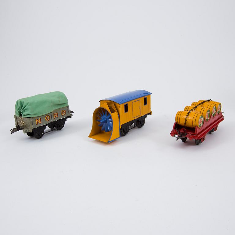 Twelve O-gauge Hornby train wagons England 1930s.