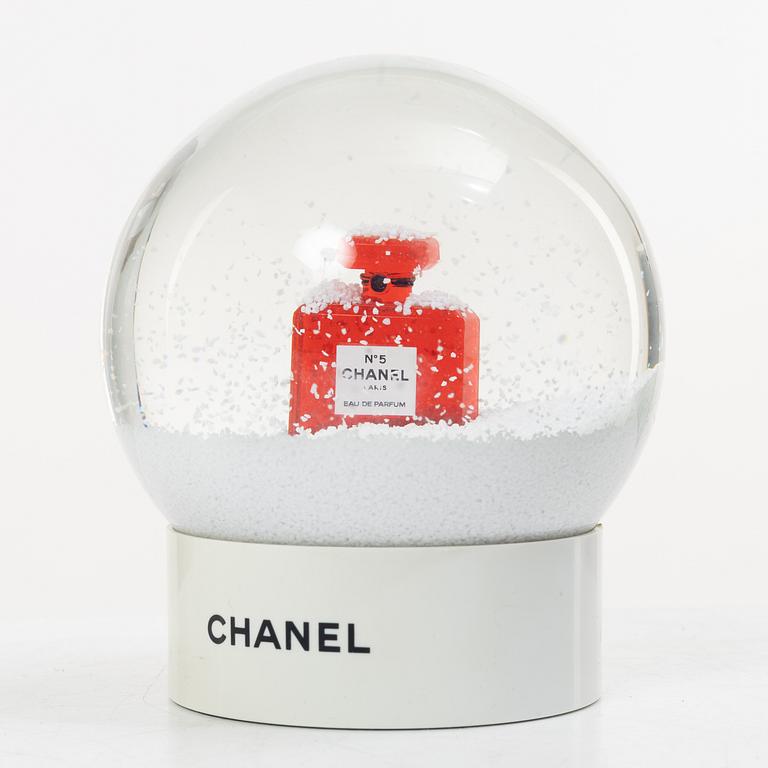 Chanel, Snöglob.