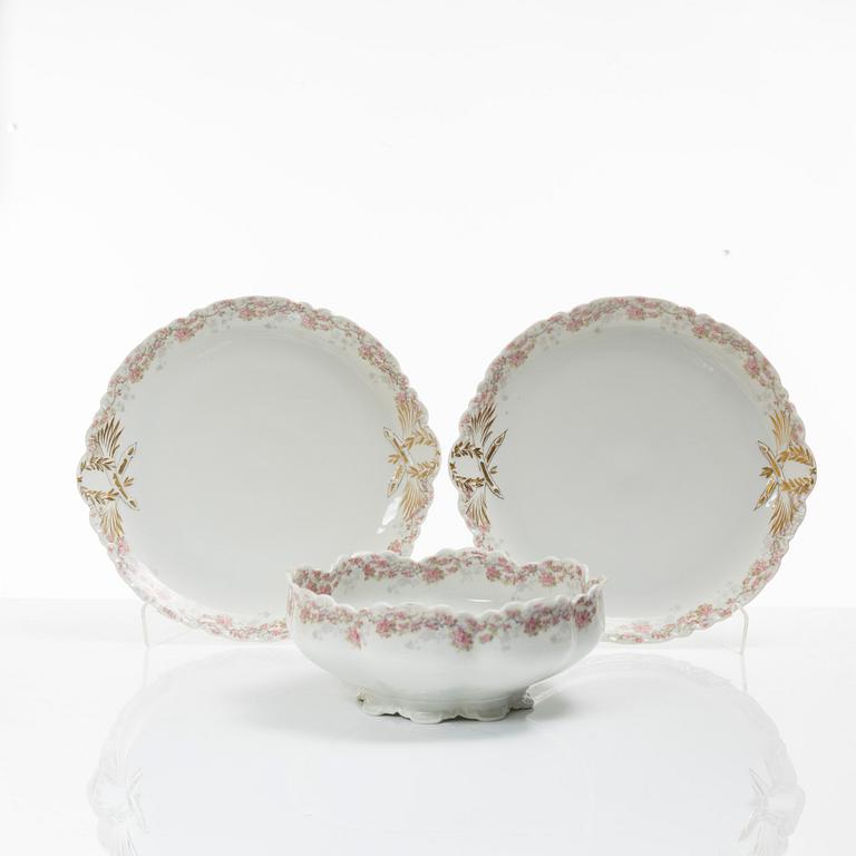 A 146-piece dinner service, Frank Haviland & Co, Paris Limoges, France, circa 1900.