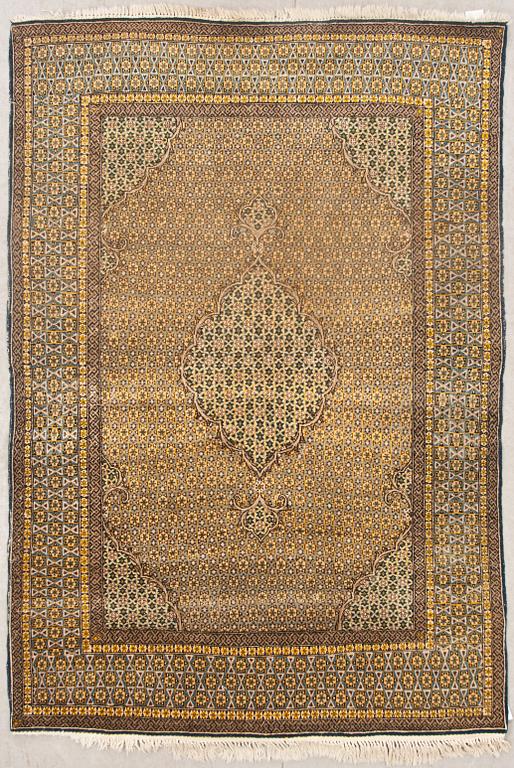 MATTA, semiantik/old, Ghom, med silkesinslag, ca 199 X 135 cm.