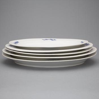 SERVISDELAR, ca160+8 delar, porslin, "Blå blomst", Royal Copenhagen, 1900-tal.