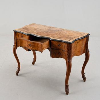 SKRIVBORD, nyrokoko, 1800-talets andra hälft.