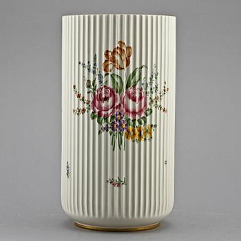 GOLVVAS, porslin, Lyngby porslin, Danmark, 1900-tal.