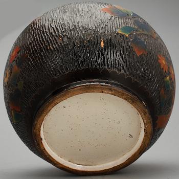 KRUKA, keramik, Japan, sekelskiftet 1900.