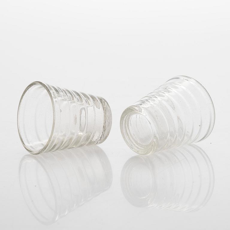 Aino Aalto, snapsglas, 6 st, modell 4056 "Böljeblick" för Karhula Glasbruk 1930-tal.