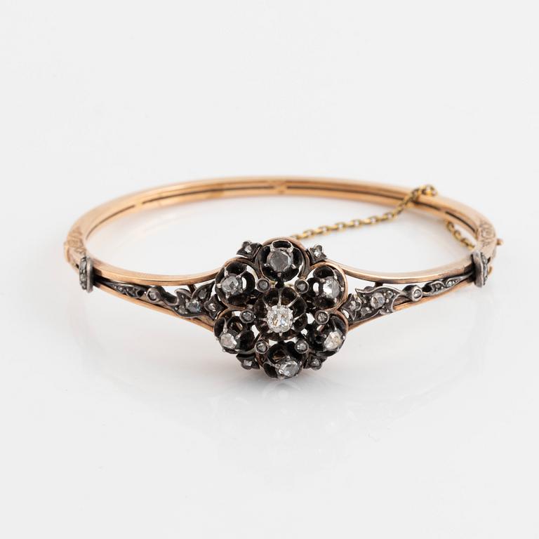 Old cut and rose cut diamond bangle, 1800's.