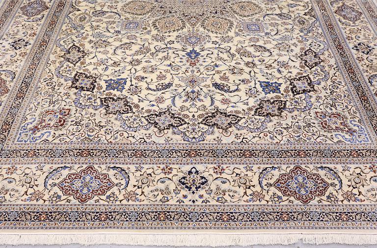 Matta, Nain, äldre, part silk, 364 x 259 cm.