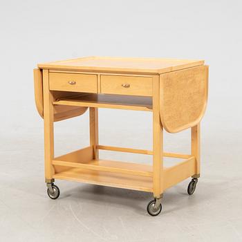 Serveringsvagn/bord Torsten Nilssons snickerifabrik Brösarp 1900-talets senare del.