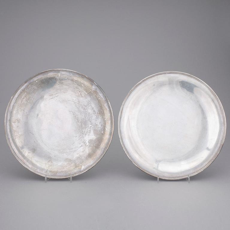 FAT, 2 st, sterlingsilver, 1900-tal. Total vikt ca 1026 gr.