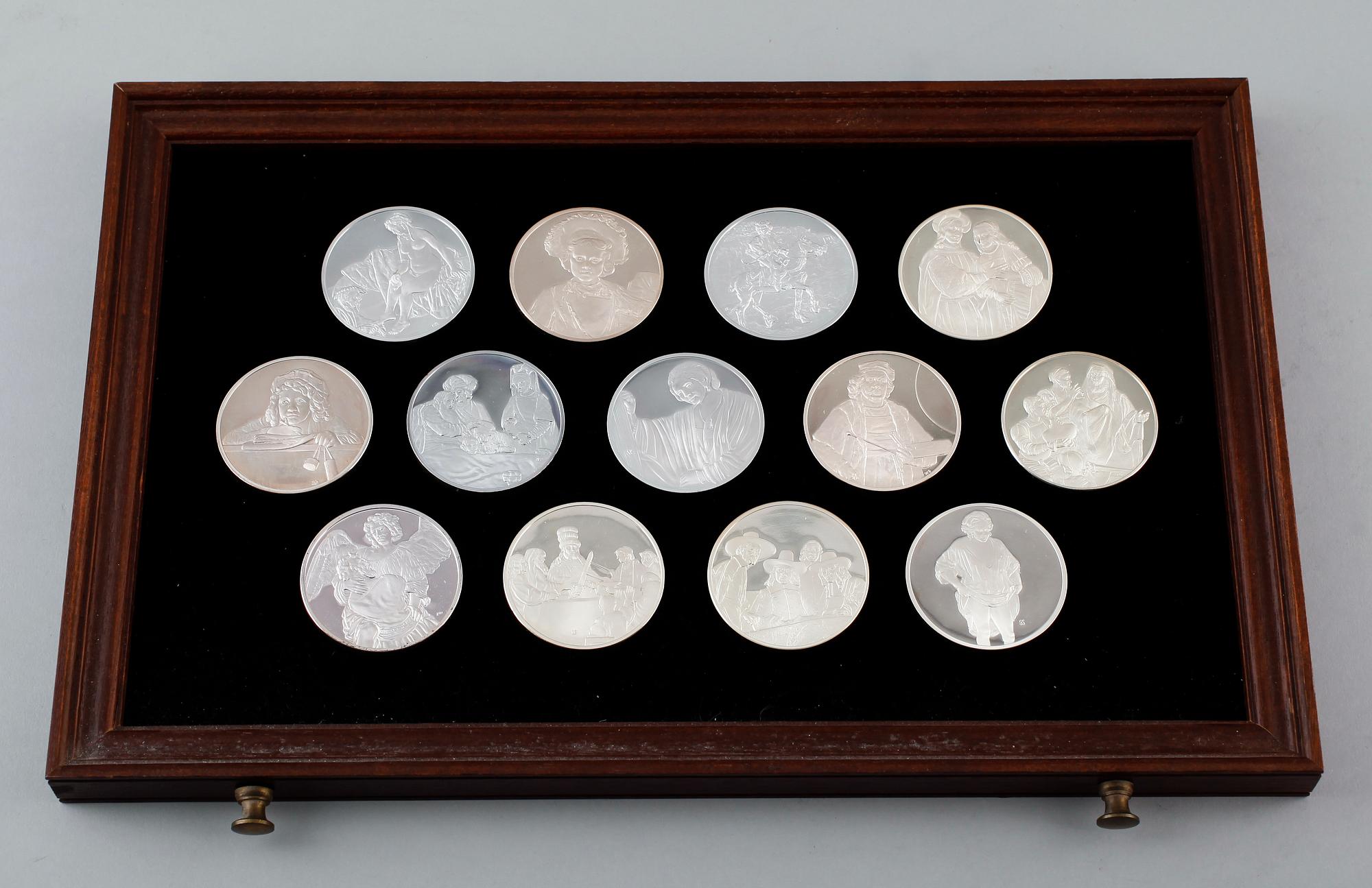 SAMLARMYNT, 50 st, sterlingsilver. Total silvervikt ca 3300 g.
