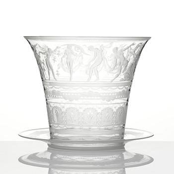 Simon Gate, an engraved glass bowl with plate, Orrefors 1930, model 122.