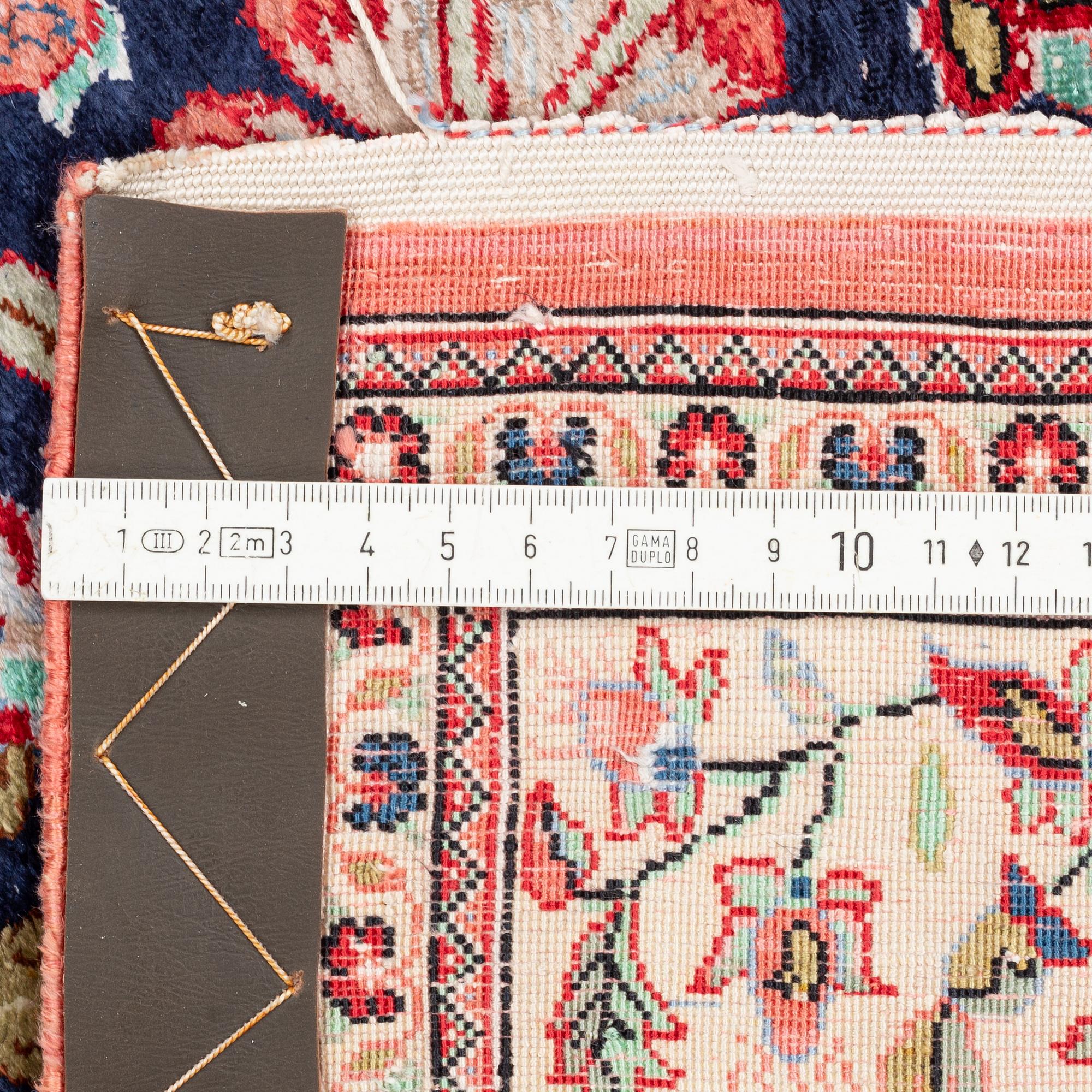 Carpet, Ghom, semi antique. 120 x 80 cm.
