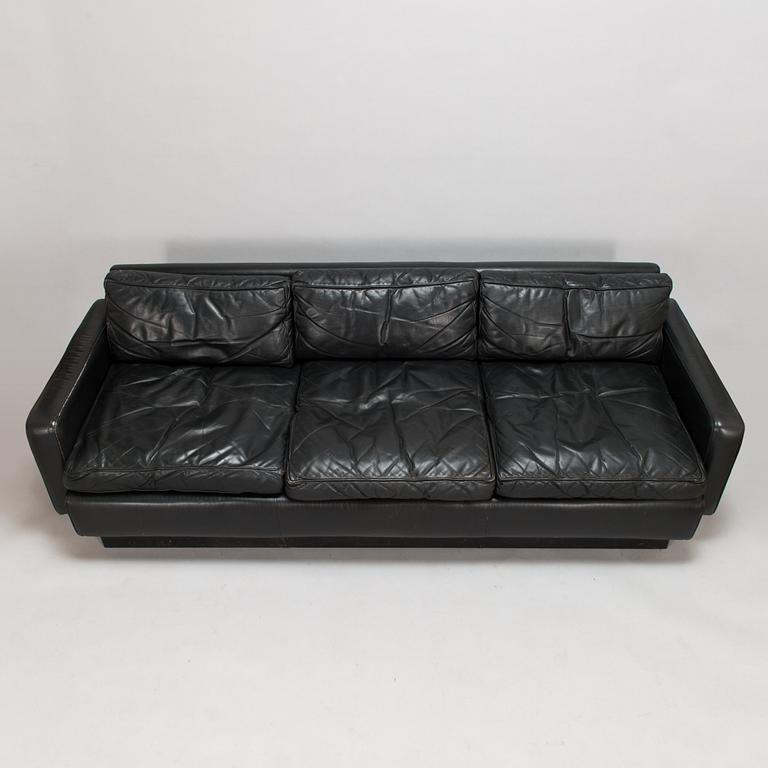 Ben af Schultén, a 1970's  B590, 'Big Ben' sofa for Artek.