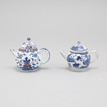 Two late 18th century porcelian chinese teapot.