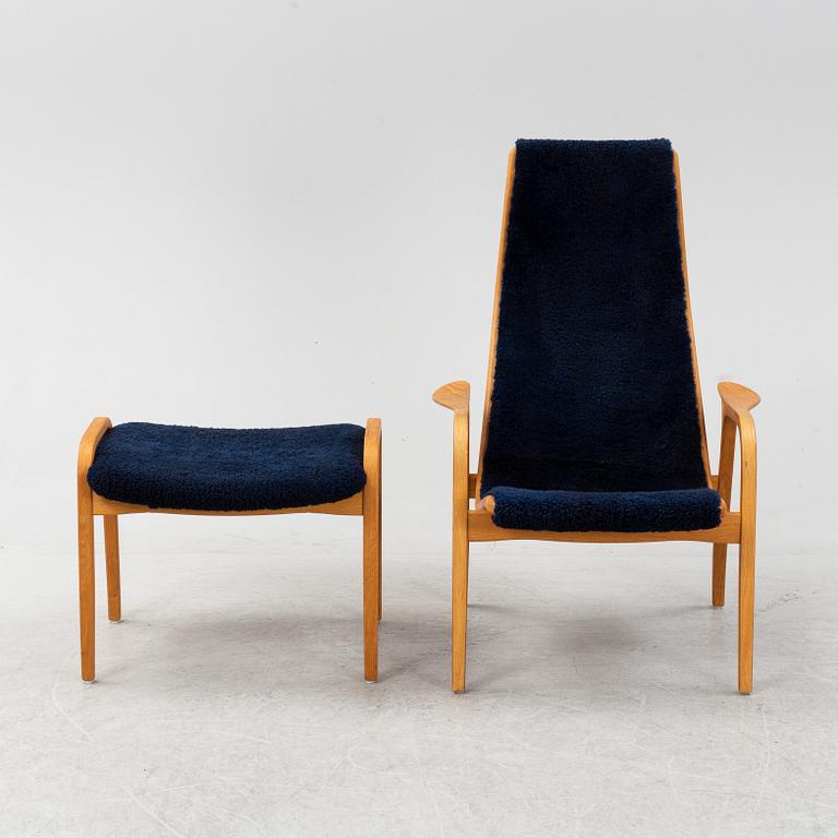 Yngve Ekström, fåtölj med fotpall, "Lamino", Swedese, 2007.