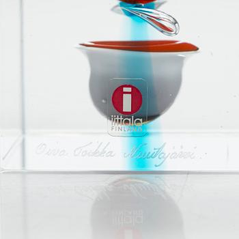 Oiva Toikka, lasikuutio, signeerattu Oiva Toikka Nuutajärvi.