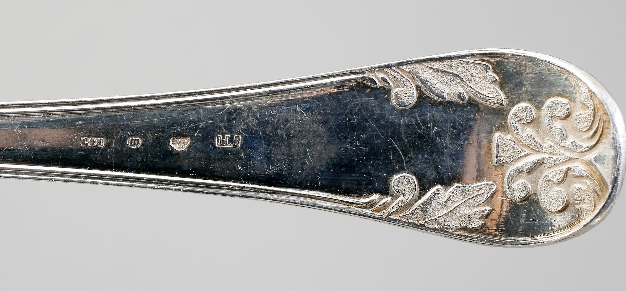 FISKSPADE samt UPPLÄGGNINGSSKEDAR, tot 3 delar, silver, bl.a. Nils Leonard Dahlström, Örebro, 1859. Total vikt 409 gram.