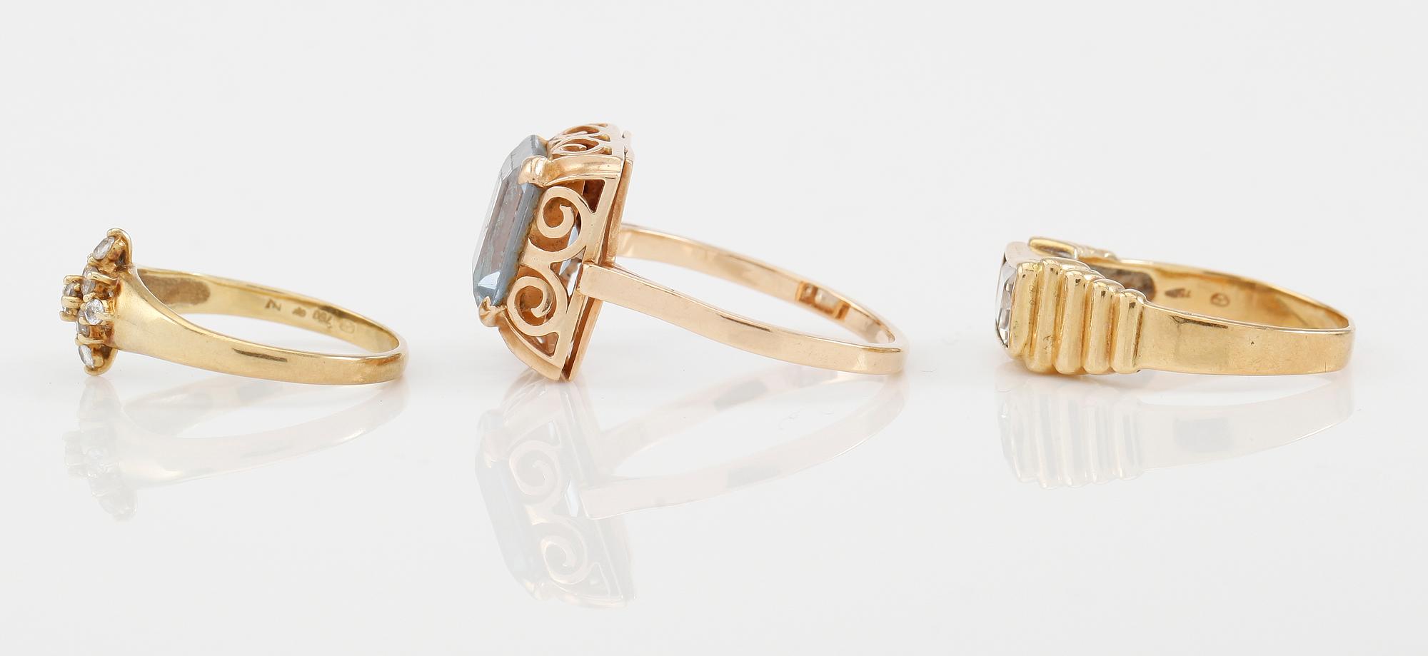 RINGAR, 3 st, 18K guld, blå- samt vita stenar.
