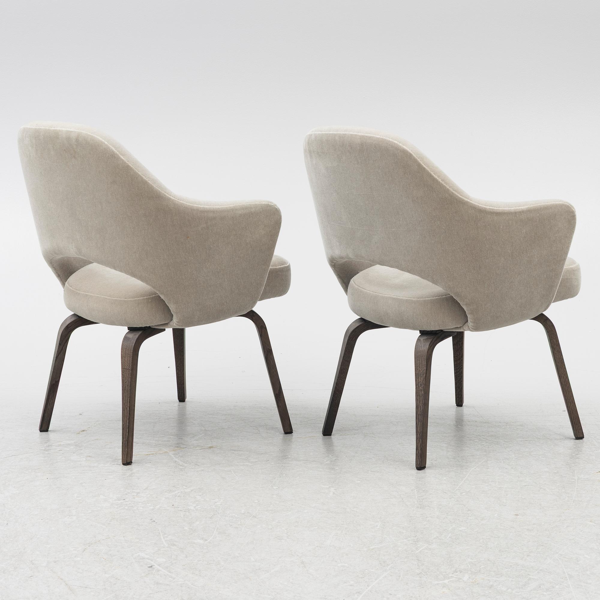 Eero Saarinen, chairs, a pair, "Executive Side Chair", Knoll, 21st century.