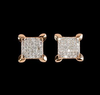 1150. EARRINGS, princess cut diamonds, tot. 2.50 cts.