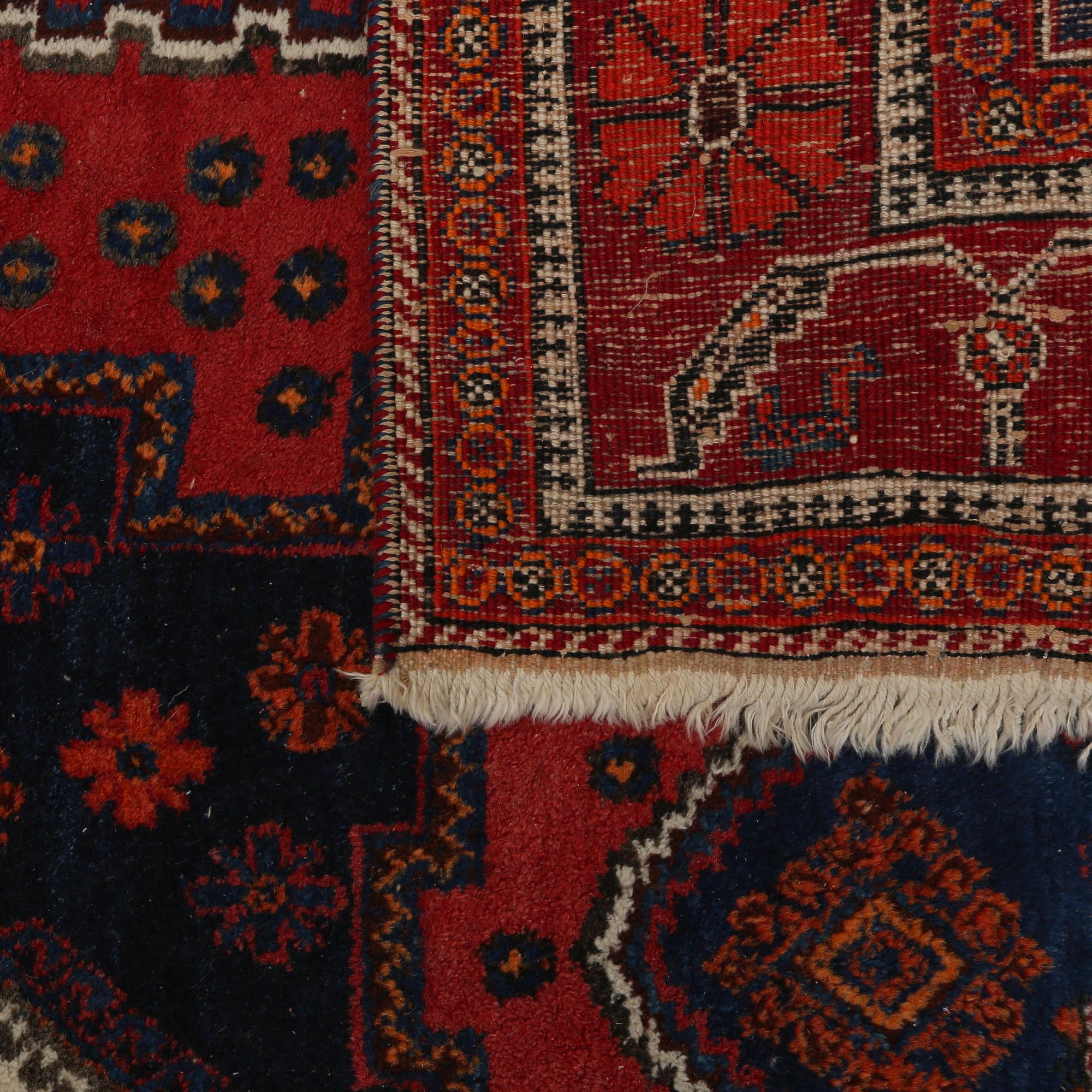 MATTA, Afshar, möjligen old, ca 190 x 152 cm.