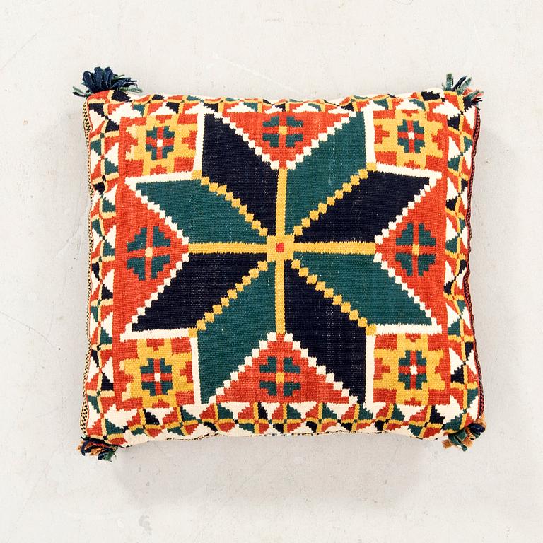 Pillow (cushion), rölakan technique, Scania, first half of the 19th century. Approx. 44x49 cm.