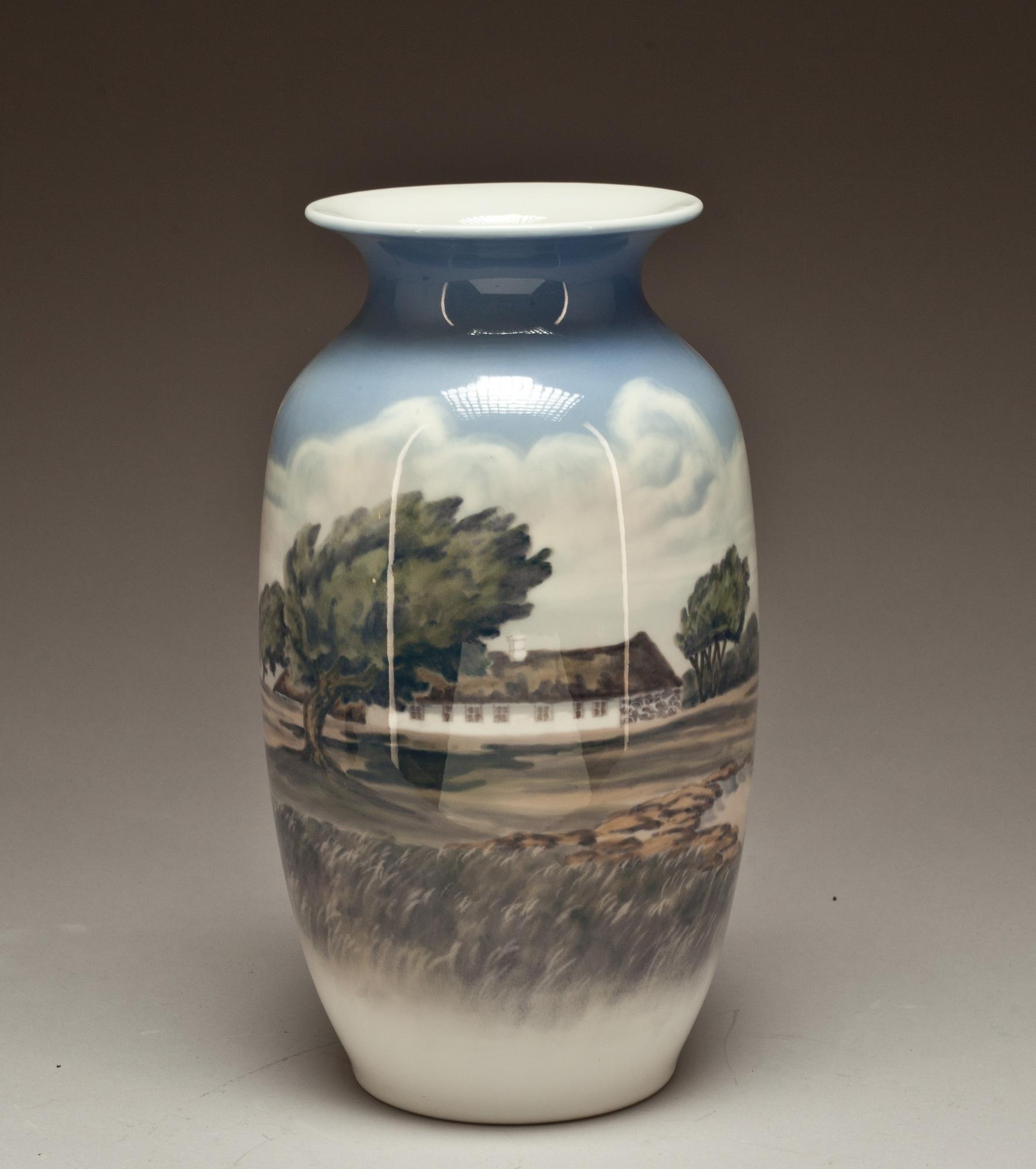 VAS, porslin, Royal Copenhagen, 1965.