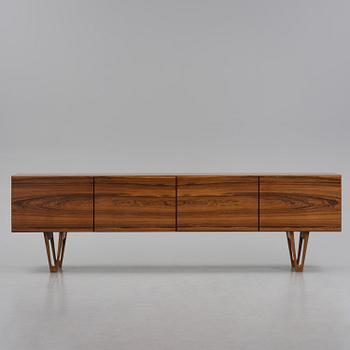 Ib Kofod-Larsen, sideboard, modell "501" ur "Ib 500"-serien, Seffle Möbelfabrik, Säffle, 1960-tal.