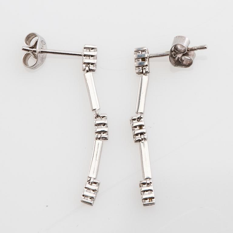Earrings, a pair, 18k white gold with brilliant-cut diamonds.