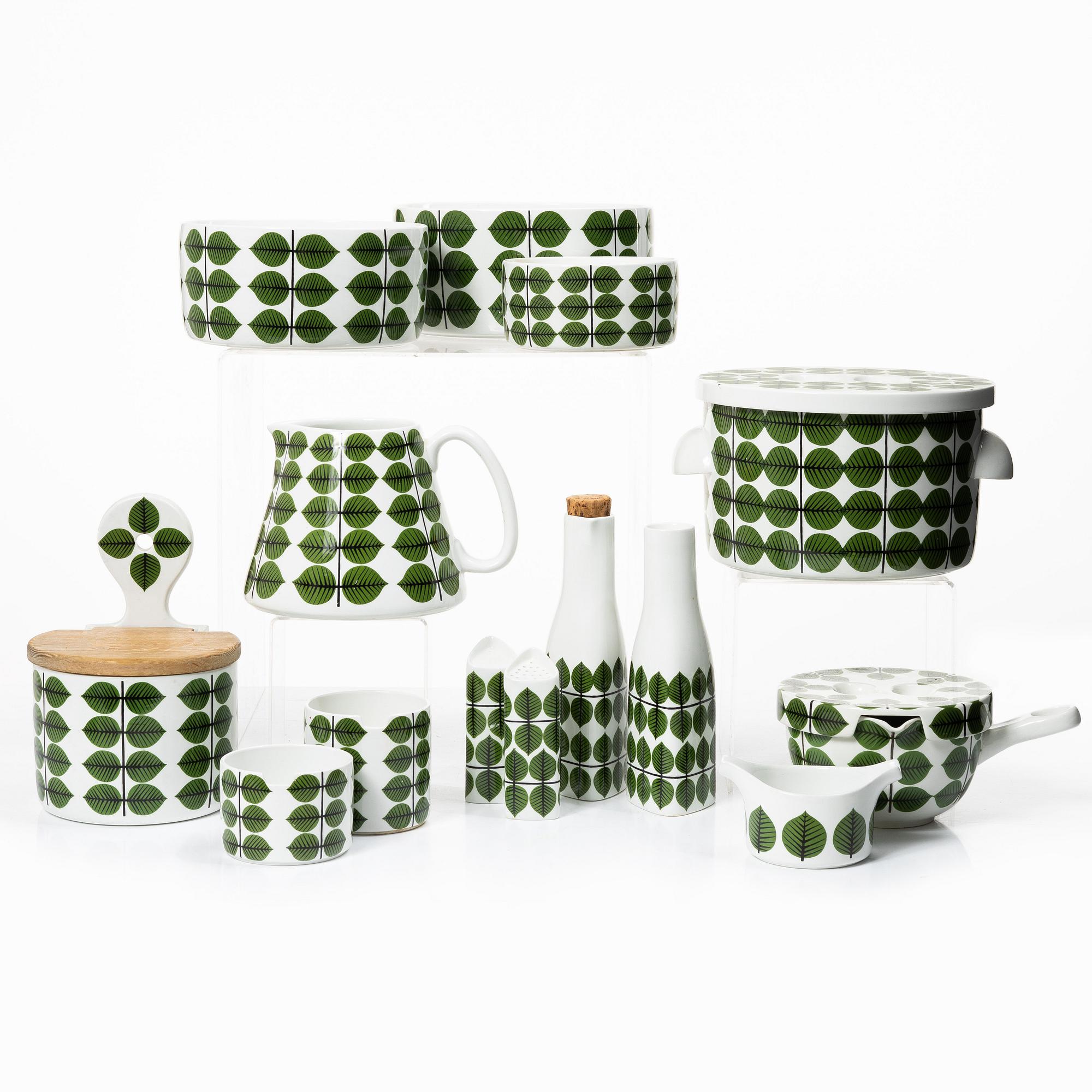 Stig Lindberg, A 91 piece 'Berså' dinner service, bone china and earthenware, Gustavsberg, 1960s/70s.