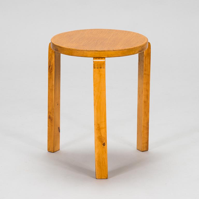 Alvar Aalto, pall, modell 60, for O.Y. Huonekalu- ja Rakennustyötehdas A.B. 1940-tal.