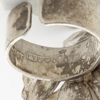 Peter von Post. Smyckesset med örhängen, hänge och ring, silver.
