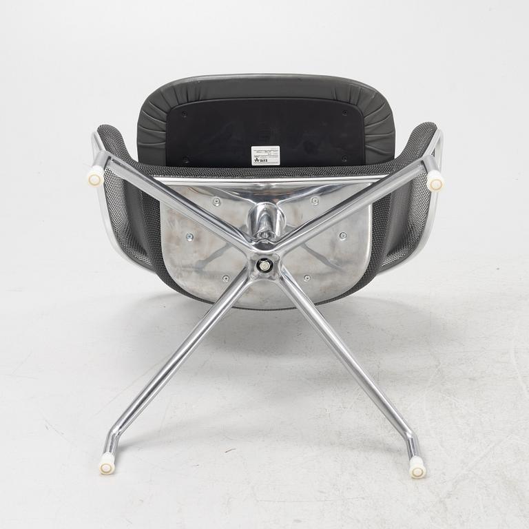 Antonio Citterio, chair, "Iuta", B&B Italia.