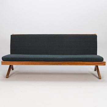 OLAVI HÄNNINEN, A 3-piece 1960s 'Bumerang' sofa suite for HMN Huonekalu Mikko Nupponen, Lahti, Finland.
