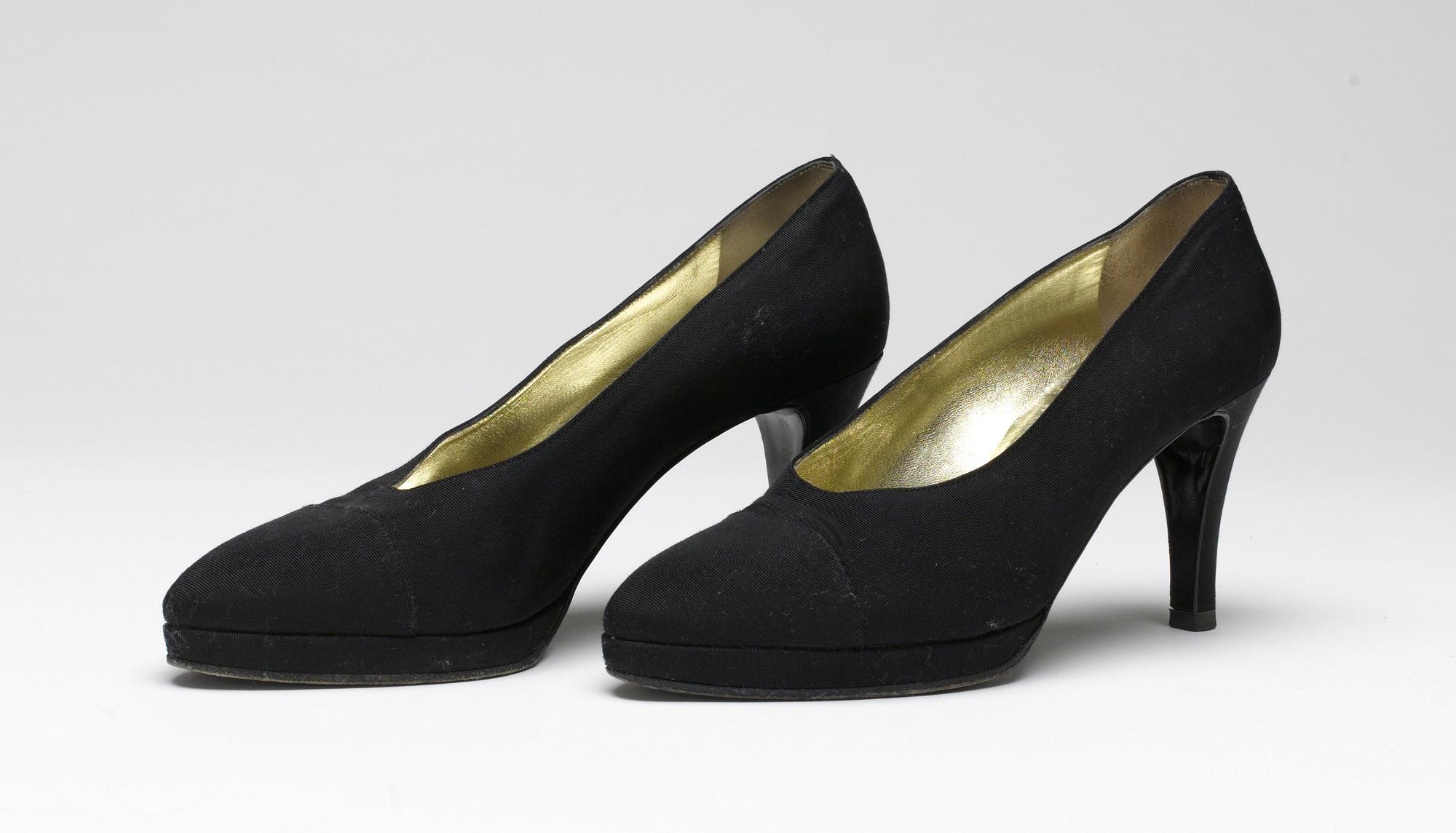DAMPUMPS, ett par, Chanel.