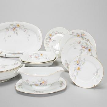 A 100-pc porcelain dinner service, Gebrüder Benedikt, Czechoslovakia, mid-20th century.