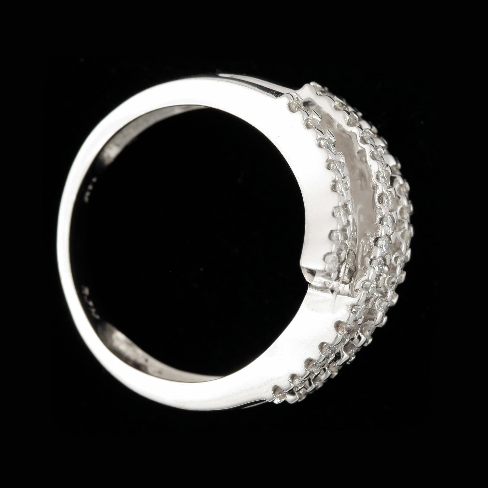 RING, vitguld 14k med olikslipade diamanter totalt ca 1,50 ct. Vikt ca 6,3 gram.