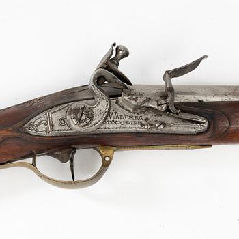 Flintlock rifle, signed Wålberg, Stockholm, (Anders W, 1720-93).