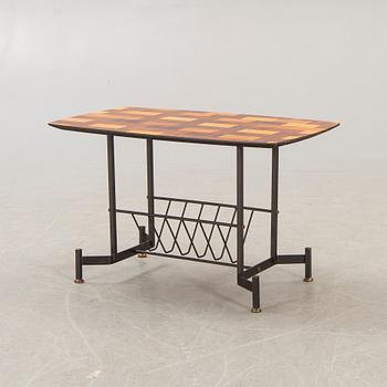 An Italian 1950s mahogany, walnut side table.