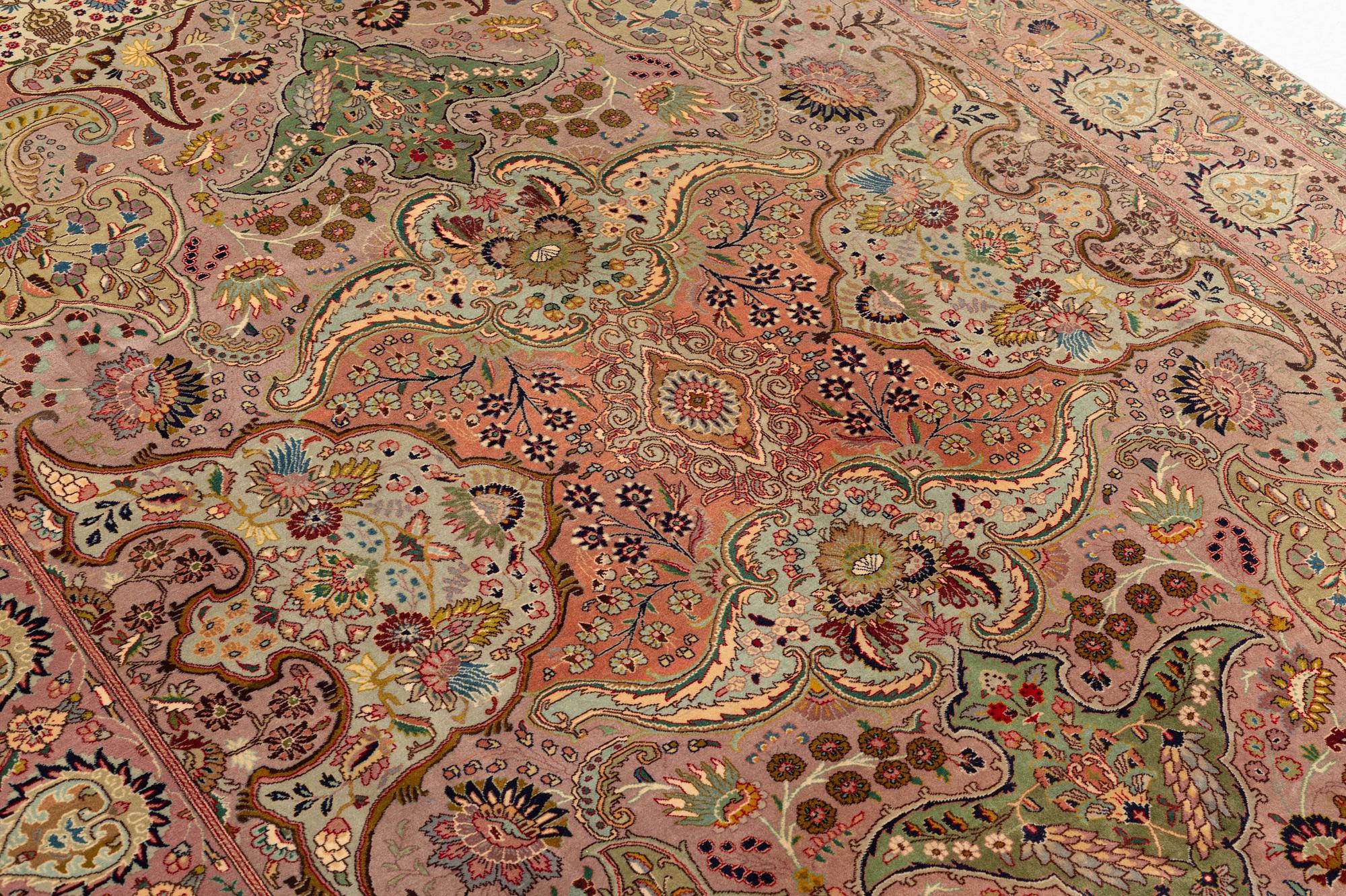 A fine Tabriz carpet of 'Polonaise' design, c. 270 x 182 cm.