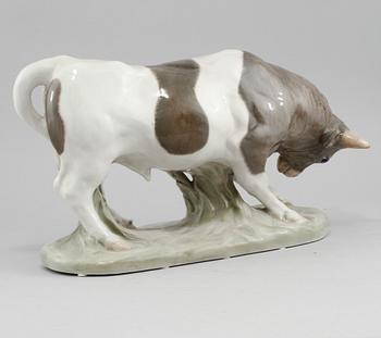 FIGURIN, porslin, nr 1195, Knud Kyhn, Royal Copenhagen, 1900-talets andra hälft.