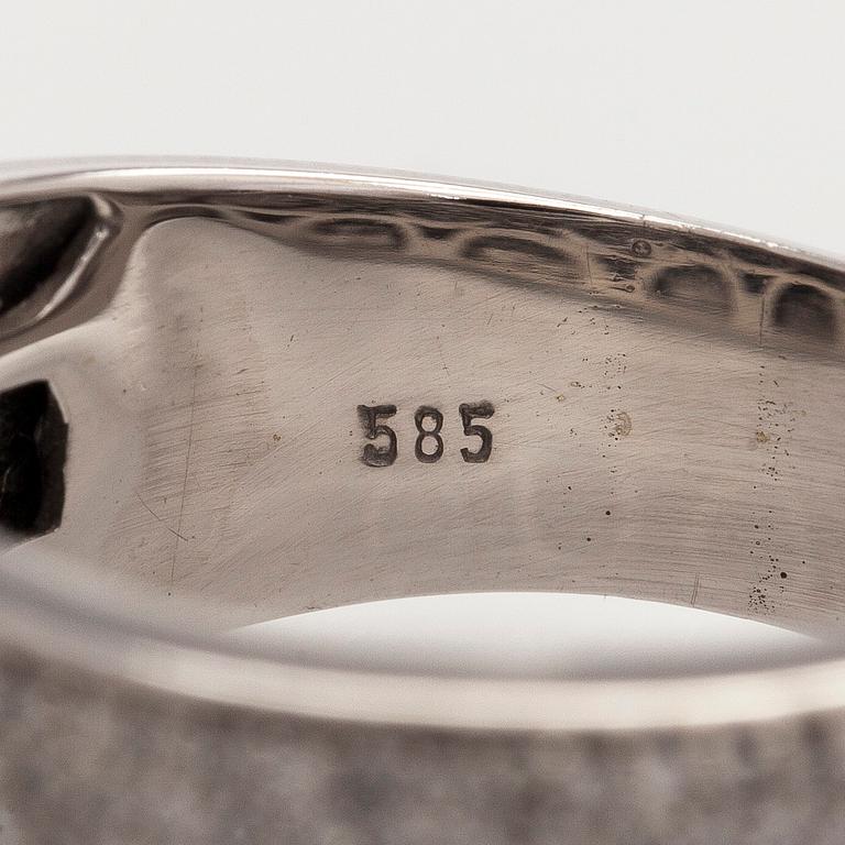 Sormus, 14K valkokultaa ja 8/8-hiottuja timantteja.