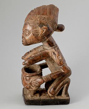 FRUKTBARHETSBÄGARE MED SLEV, trä, Afrika, 1900-tal.