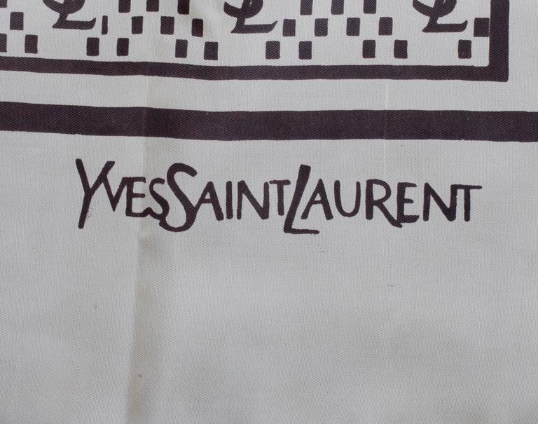 SCARF, Yves Saint Laurent.
