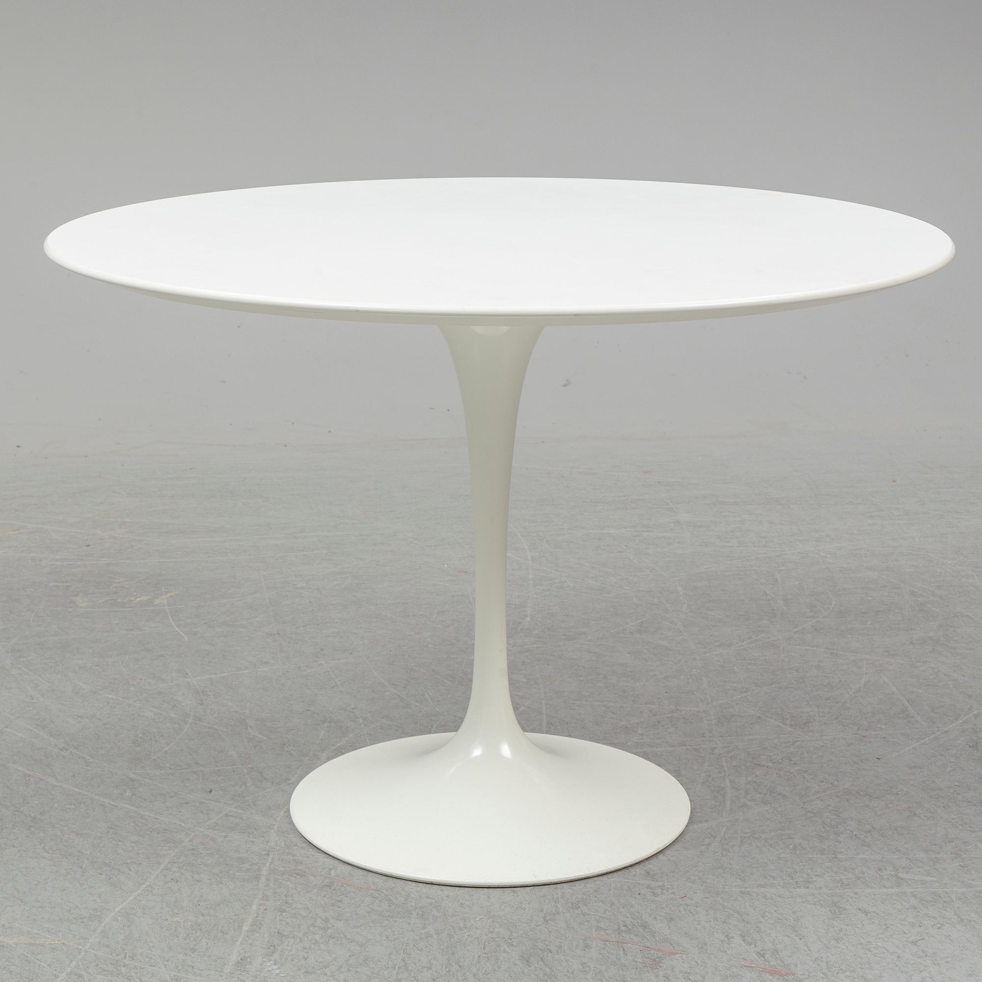EERO SAARINEN,  Tulip table, Knoll.