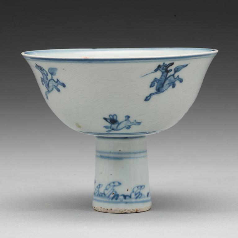 A blue and white stemcup, Ming dynasty, Wanli (1572-1620).