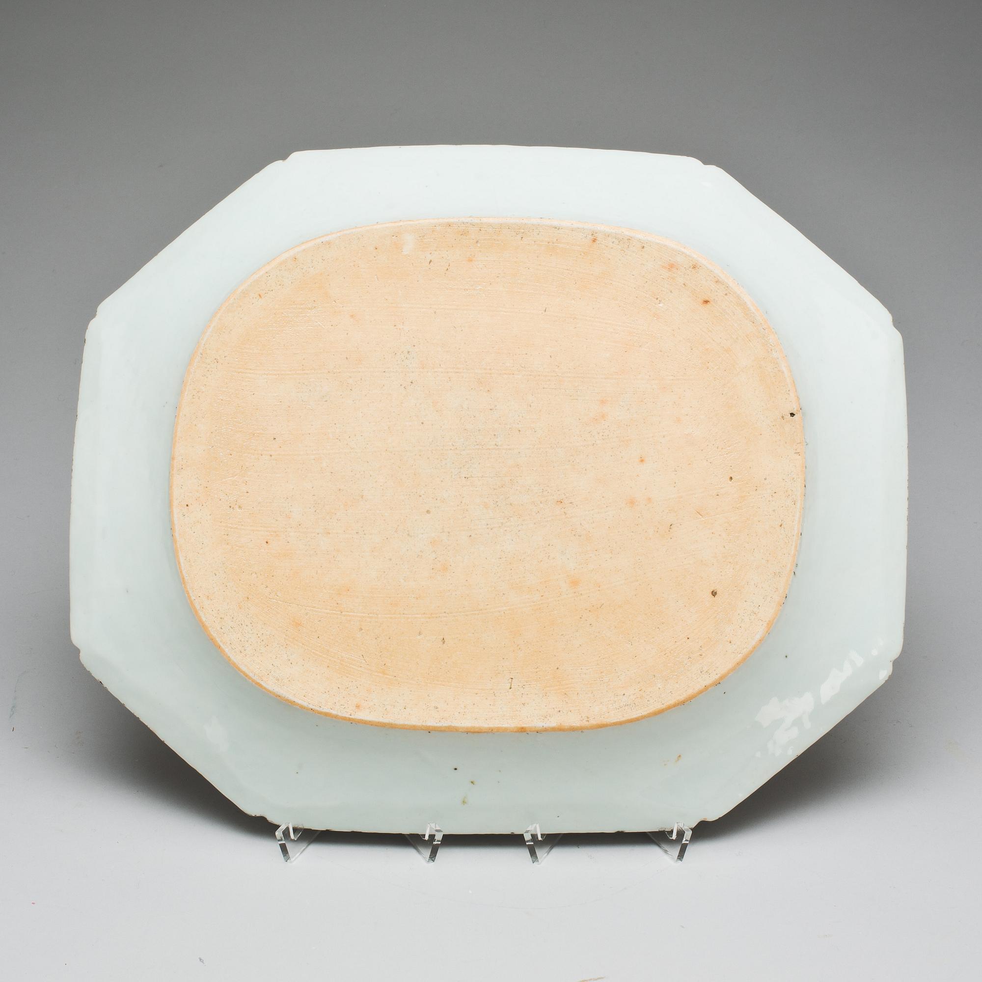 STEKFAT, porslin. Kina Qianlong(1736-1795).