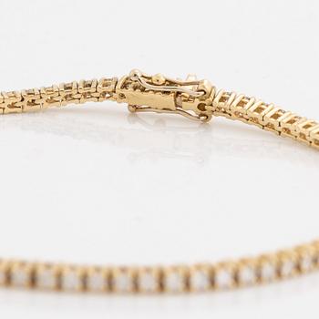 Brilliant cut diamond tennis bracelet.