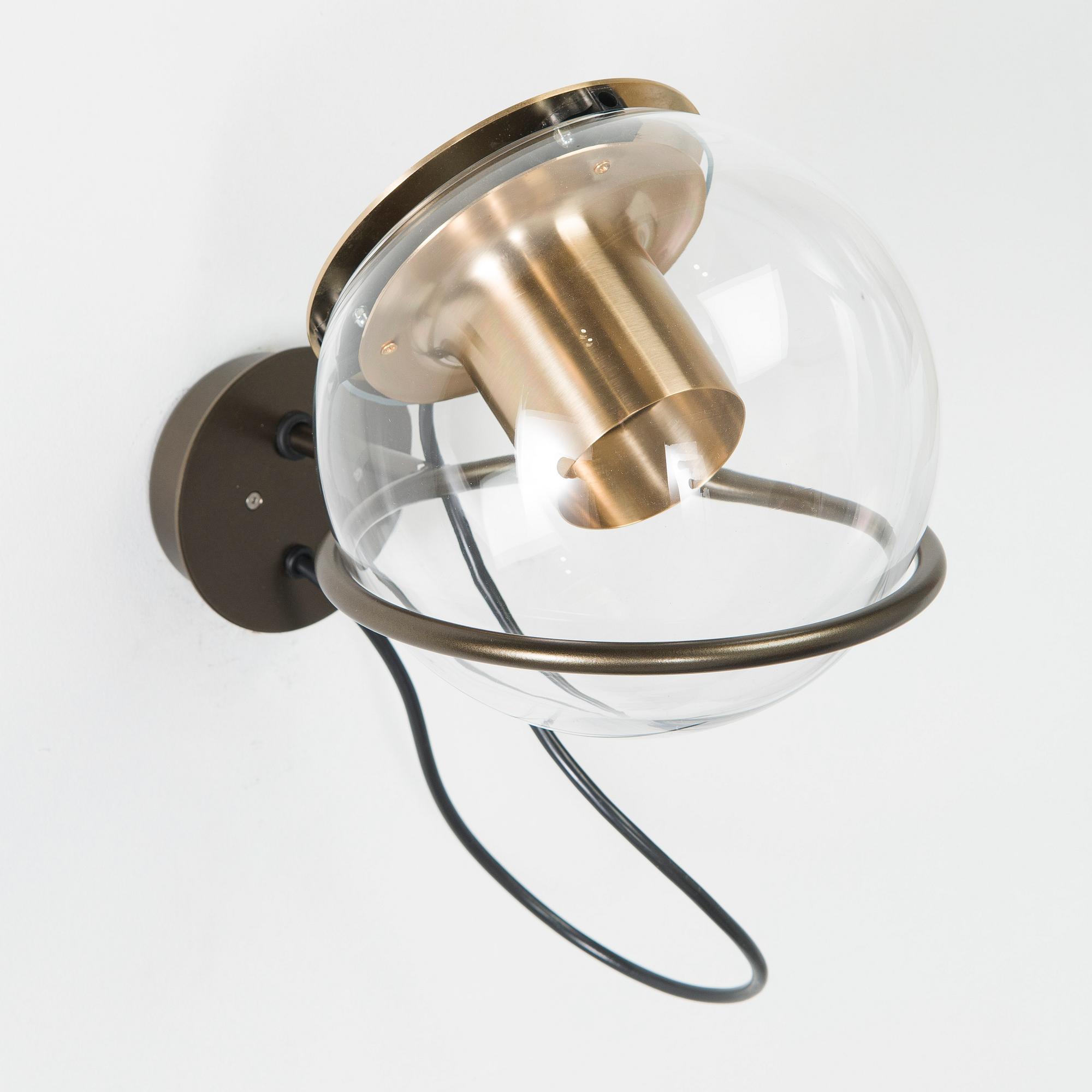 Joe Colombo, a 21st century 'The Globe 727' wall light, for Oluce.